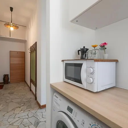 Xenia - Spacious Two-room In The Flower District Appartement Milan